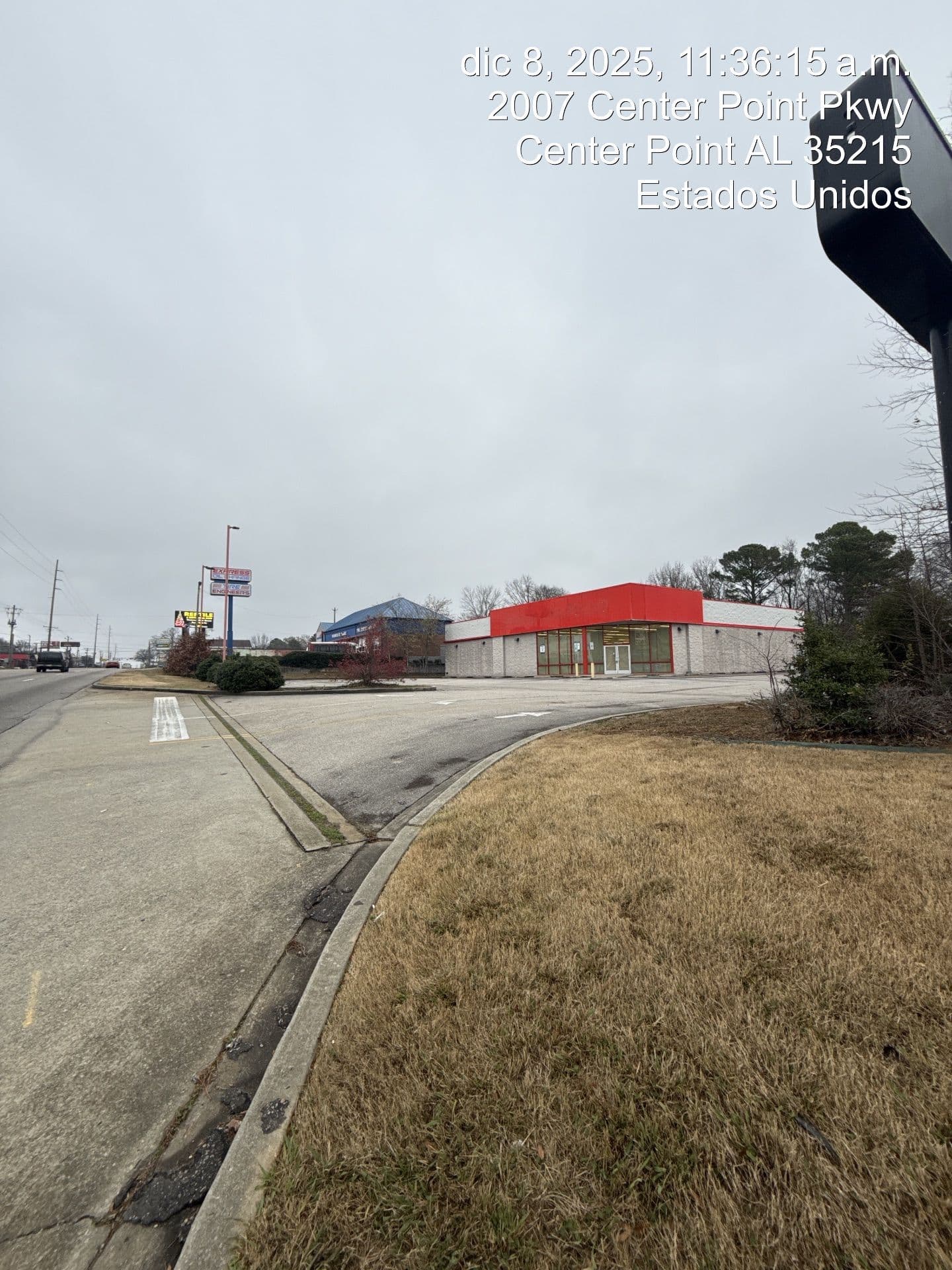 Gallery photos for Year-Round Lawn Care for Local Businesses: Image #5