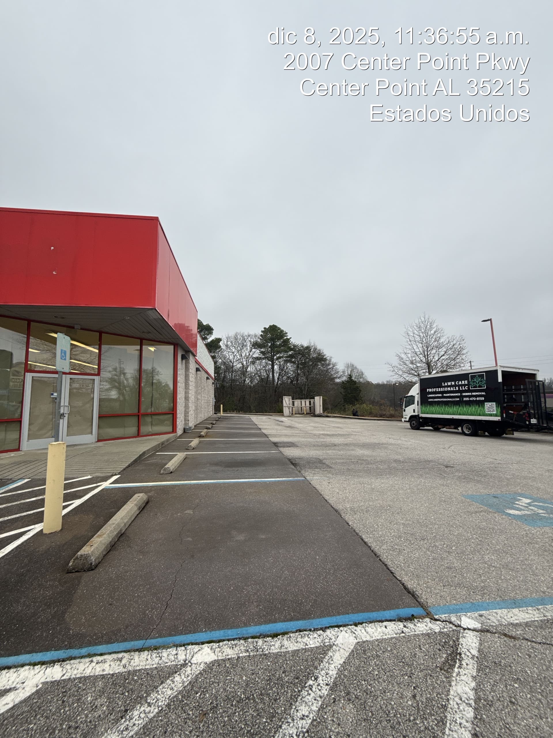 Gallery photos for Year-Round Lawn Care for Local Businesses: Image #3