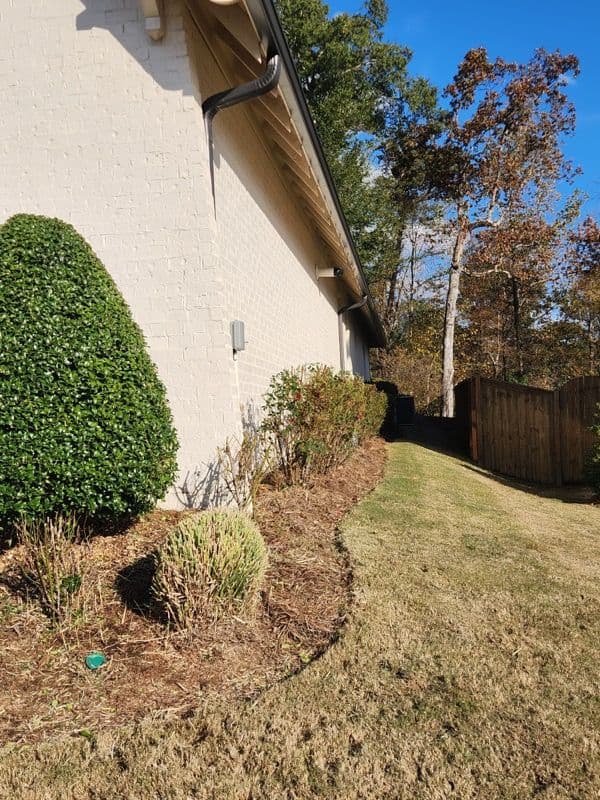 Gallery photos for Fall Yard Cleanup Ready for Thanksgiving: Image #1