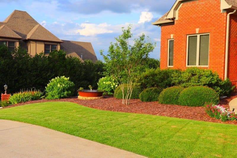 Gallery photos for Breathtaking Garden Transformation with Year-Round Lawn Care: Image #2