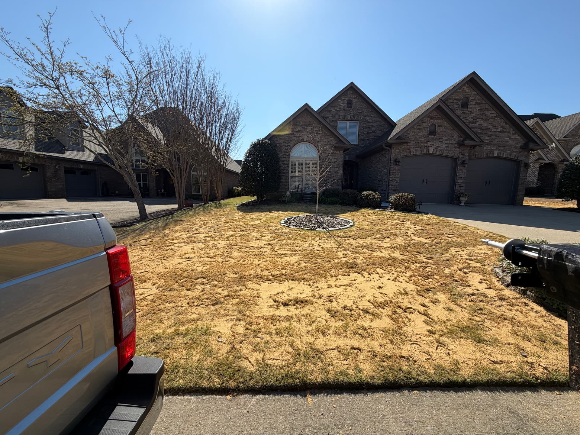 Gallery photos for Creating Level Lawns with Expert Care: Image #1